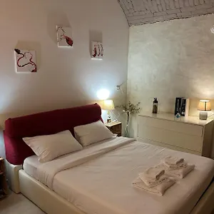 La Cantinetta Di - The Wine Cave In Appartamento