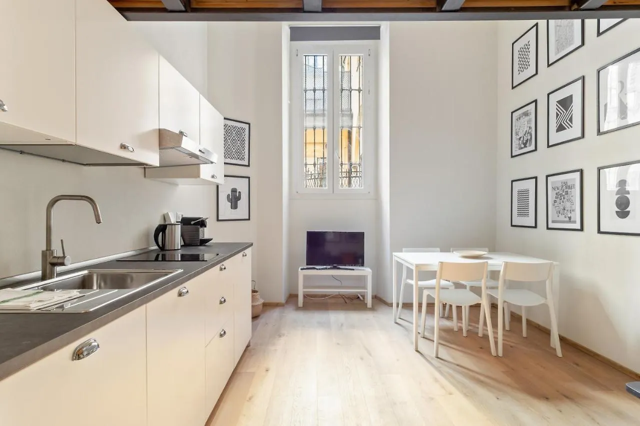 Porta Venezia Modern Loft - The Green Door Apartment Milan 0*,