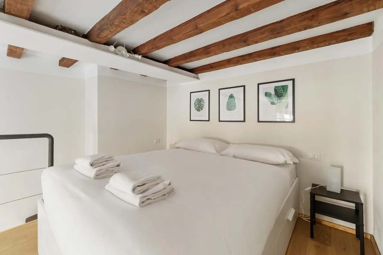 Porta Venezia Modern Loft - The Green Door Milan 0*,